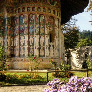 5 destinații de Paște unde tradiția se unește cu frumusețea naturii