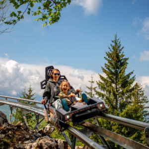 Top 7 parcuri de distracție în România: Ghidul tău pentru adrenalină în 2026