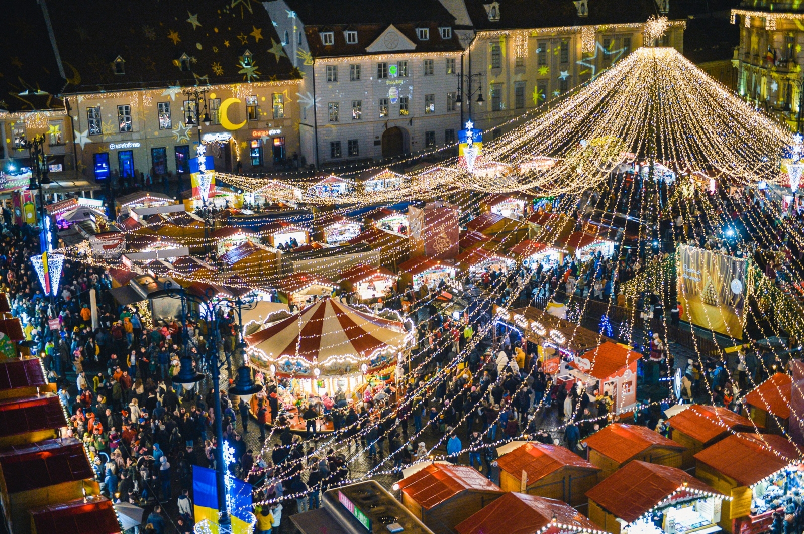 targul de craciun sibiu, targ craciun 2022, sarbatori de craciun. Sibiu, decoratii de craciun, piata mare sibiu