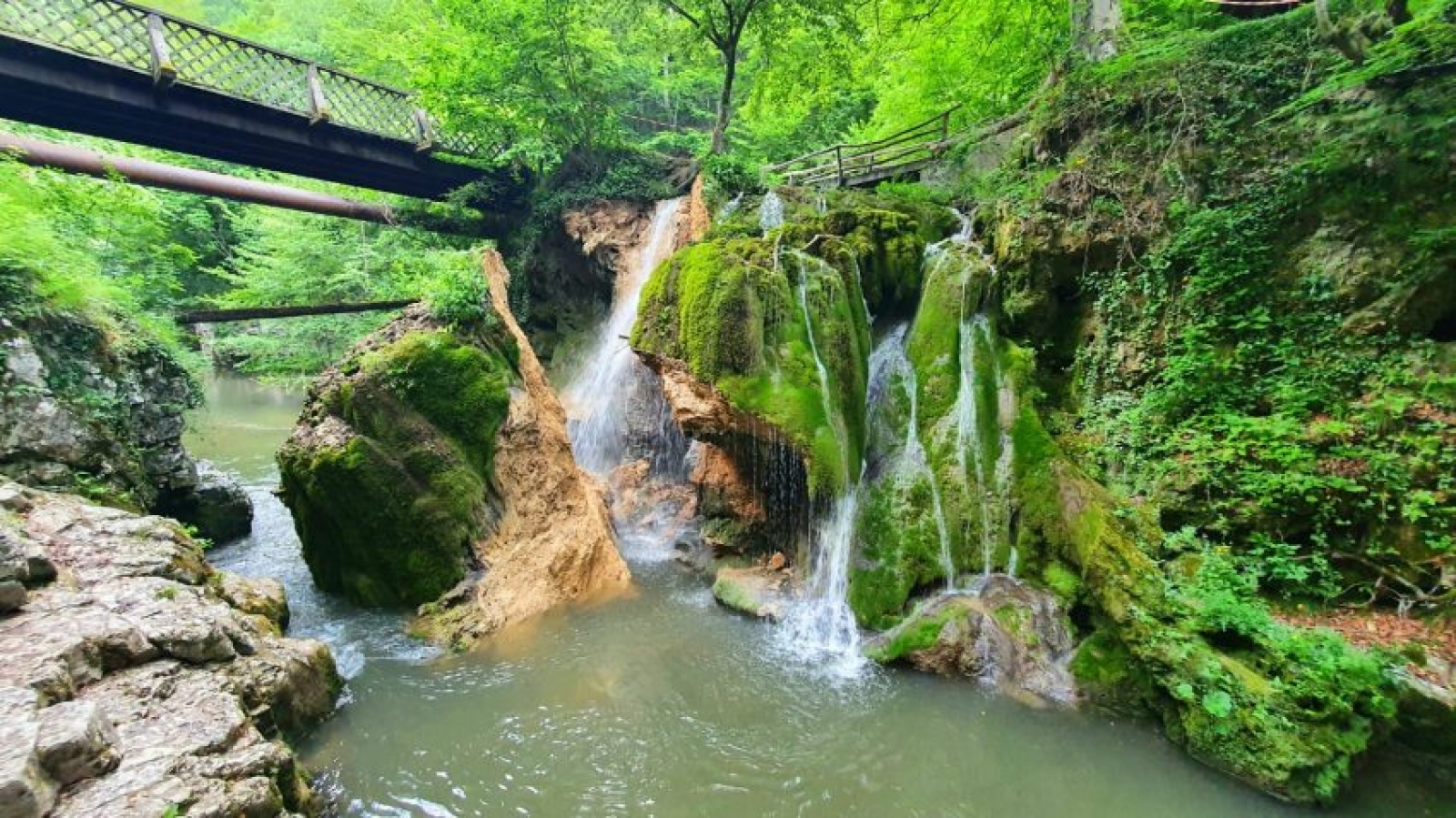 cascada brigar, judetul caras-severin