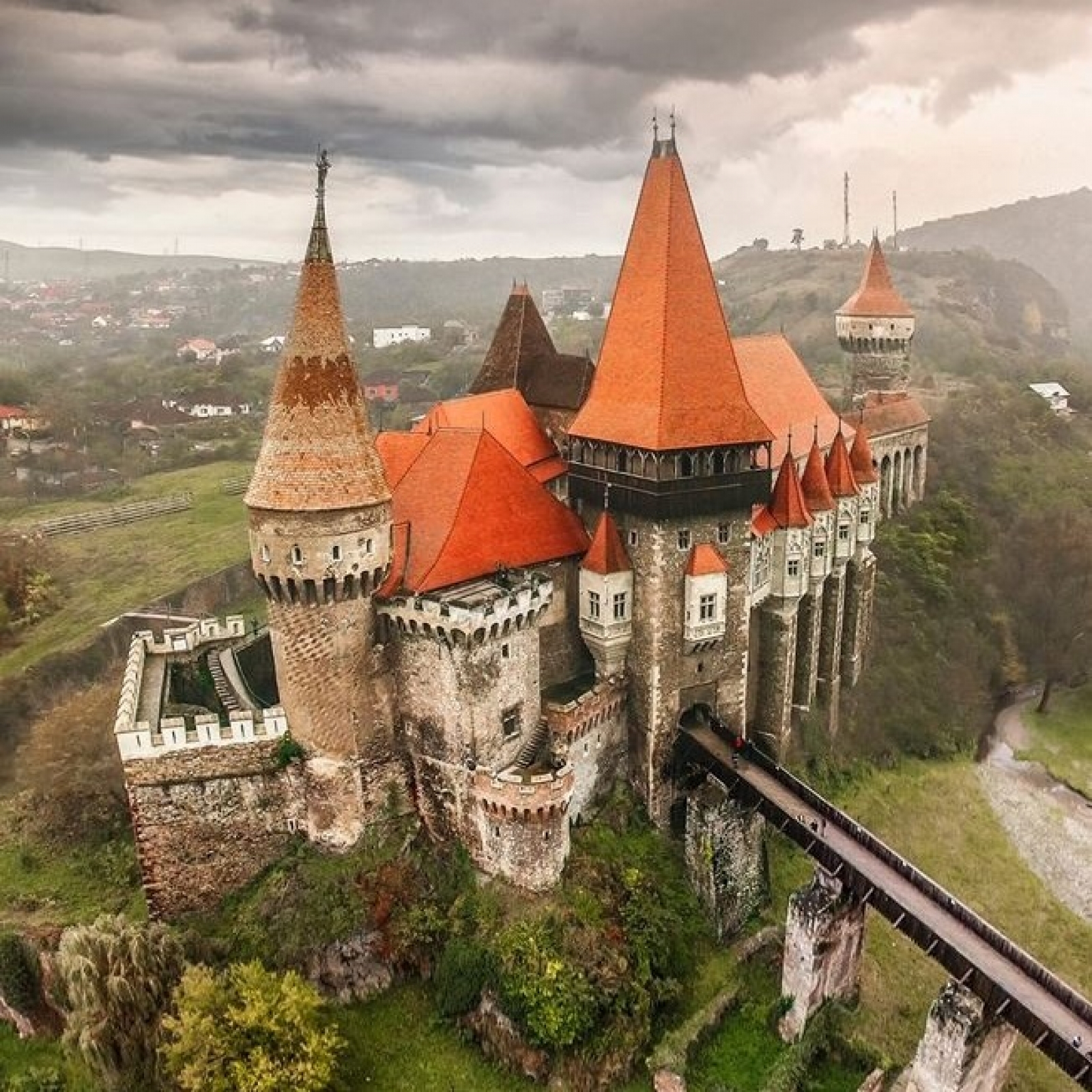 Castelul Corvinilor 