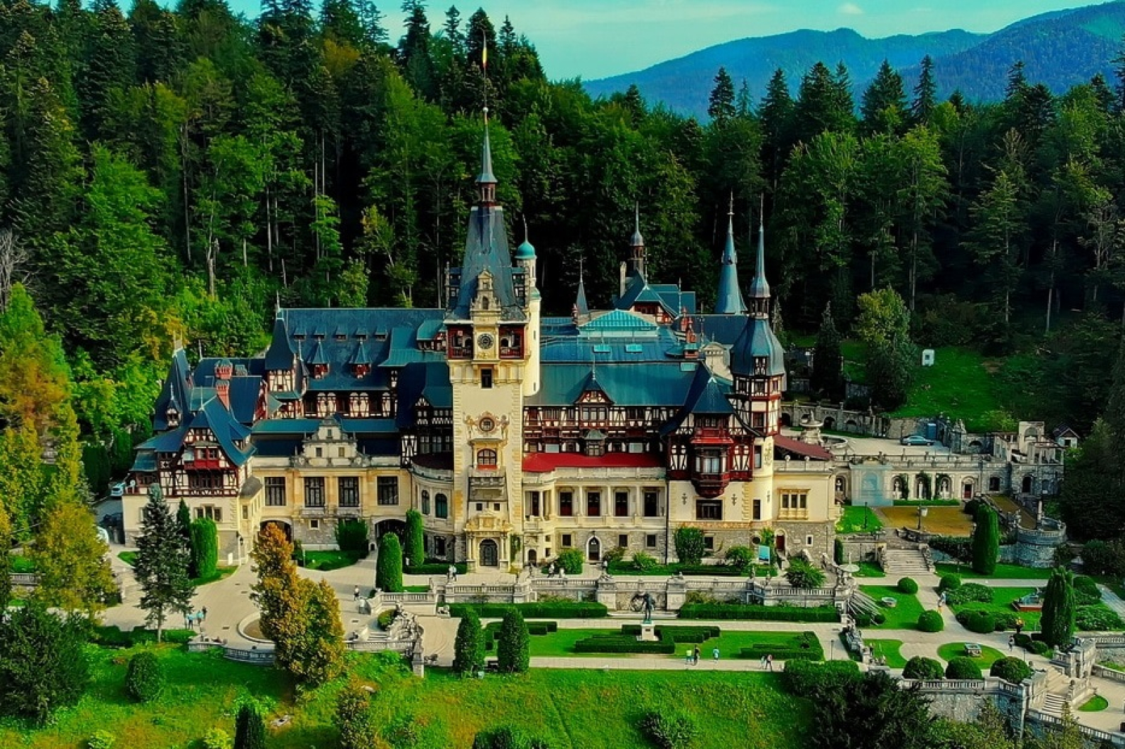 Sinaia o destinația perfectă pentru o escapadă romantică în doi