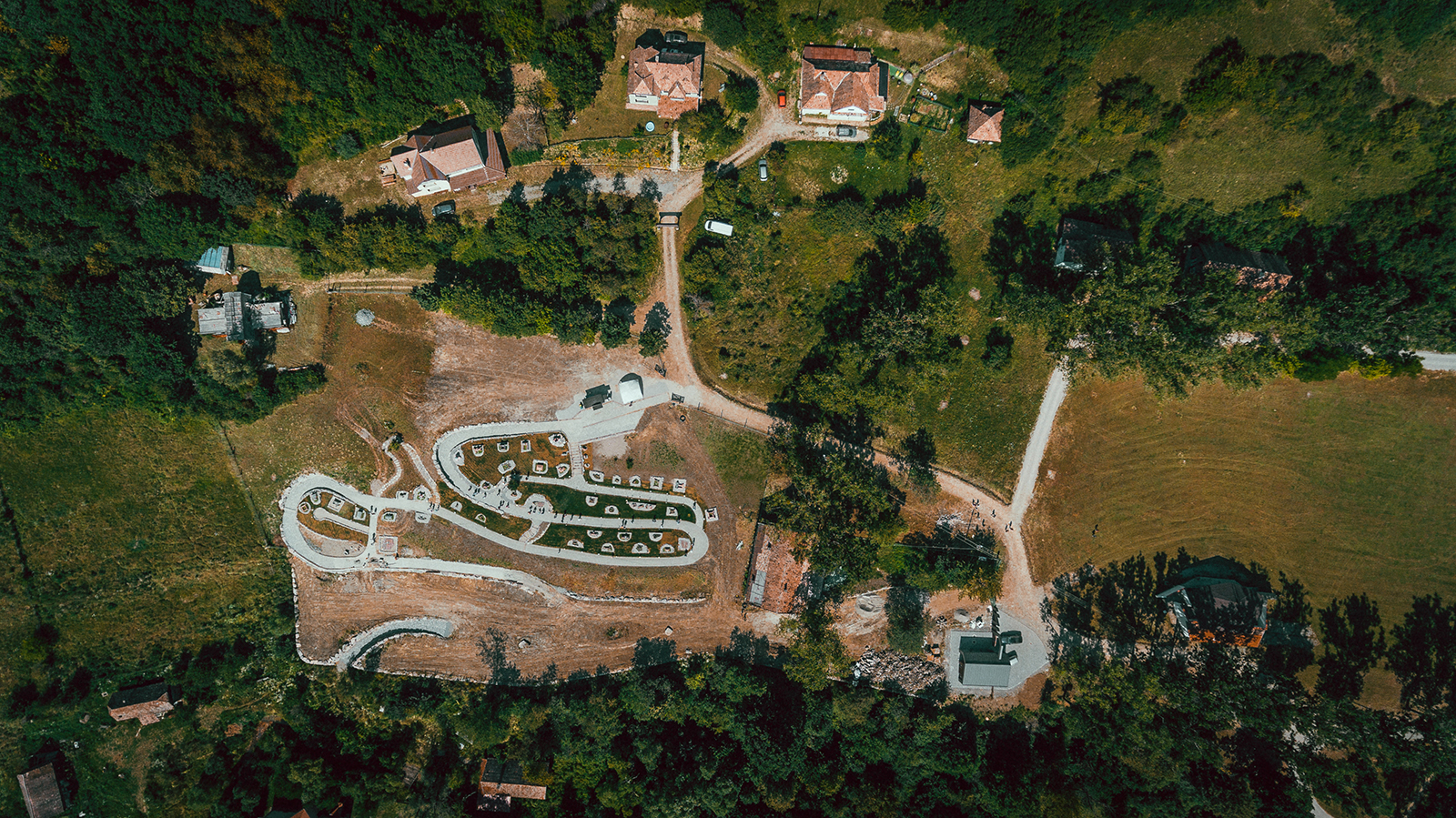 Cum vezi toată Transilvania în 2 ore: experiența din Parcul Mini Transilvania