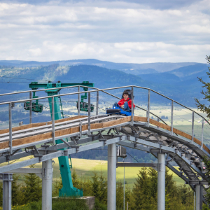 Cele mai populare piste de bob de vară din România: Adrenalină în munți