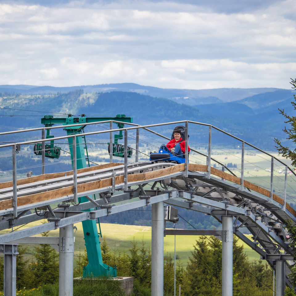 Cele mai populare piste de bob de vară din România: Adrenalină în munți