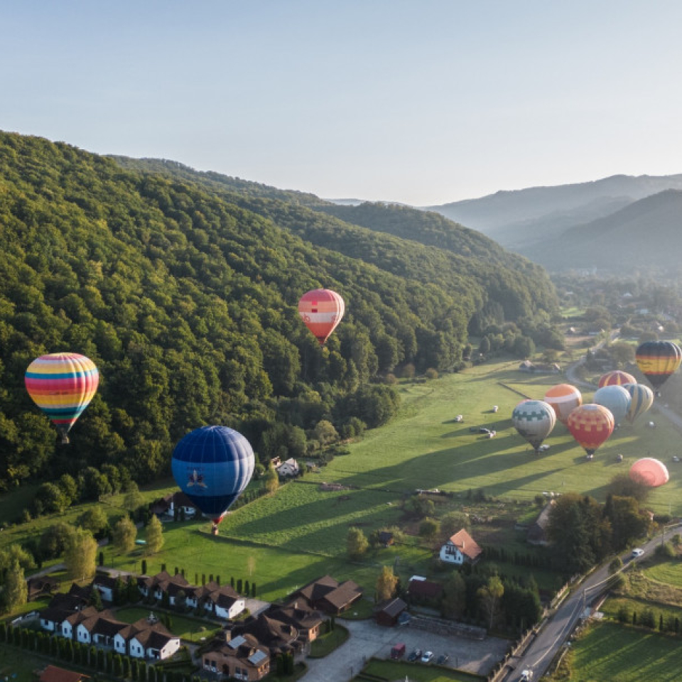Zborul cu balonul cu aer cald în România