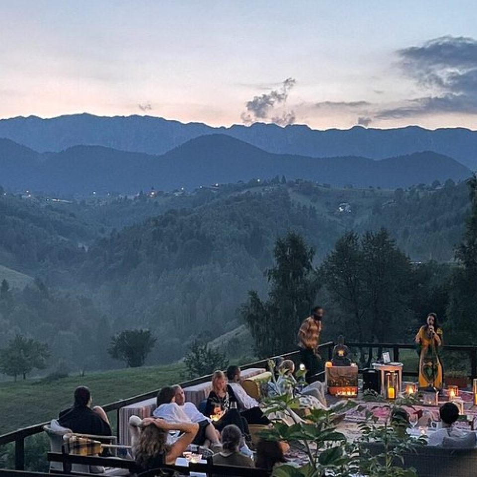 4 locuri minunate de yoga din România pentru o reîncărcare completă